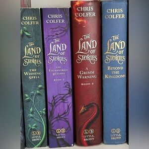 I’m selling used books!! The land of stories series!!